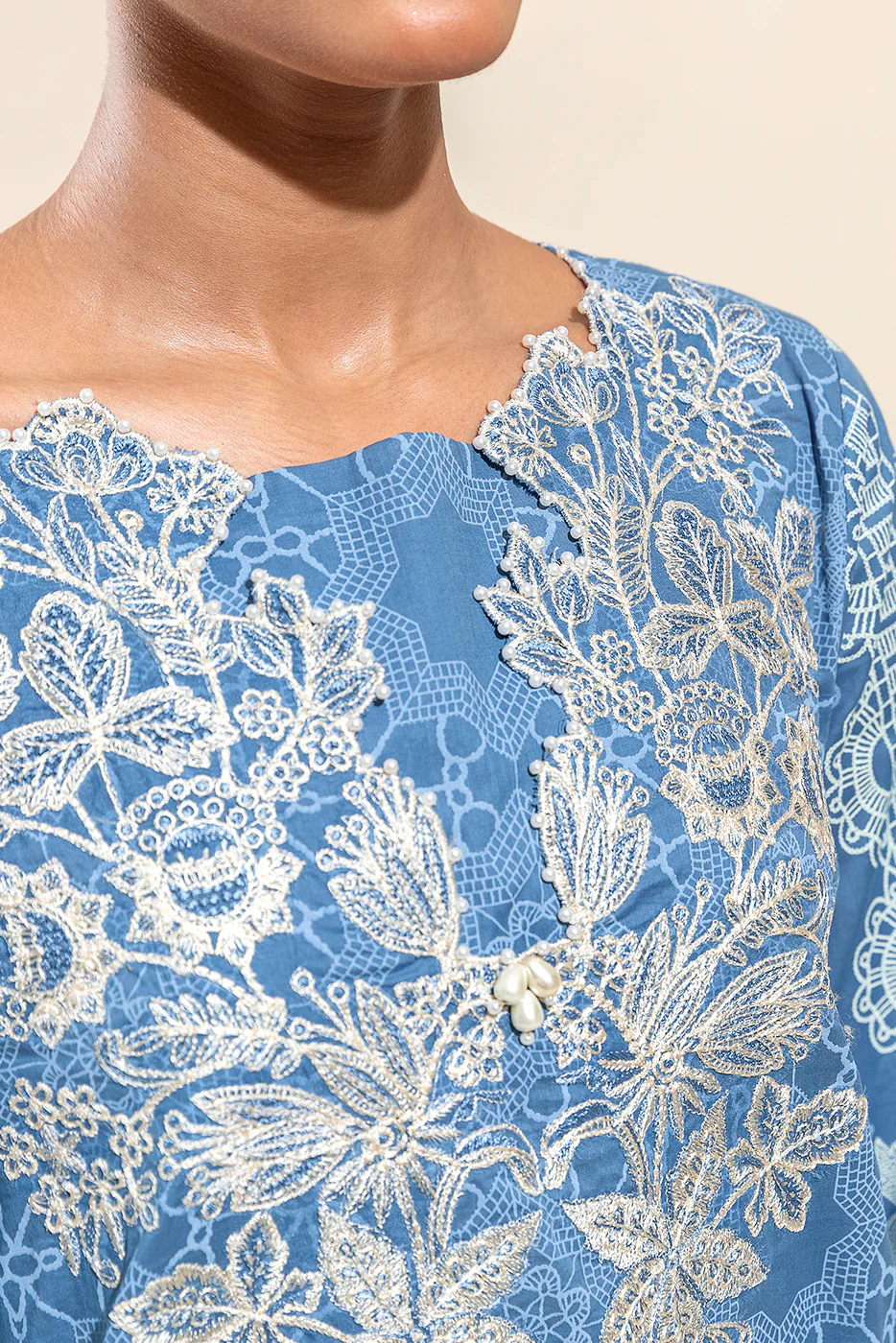 3 PIECE EMBROIDERED LAWN SUIT-BERYL GREY (UNSTITCHED) - Image 4