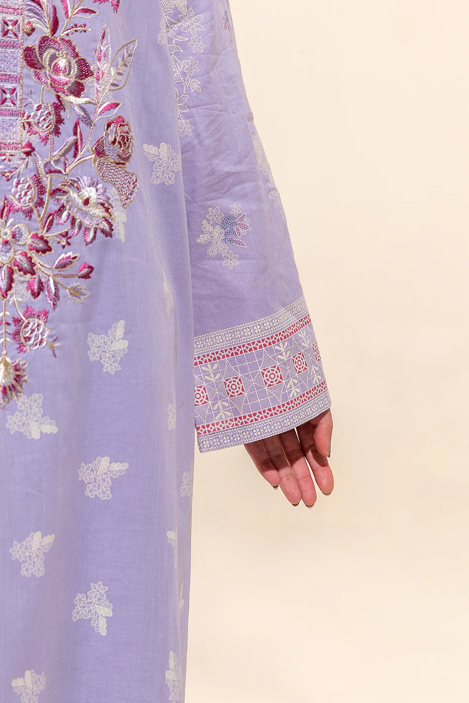 3 PIECE EMBROIDERED LAWN SUIT-FLORET SPRUCE (UNSTITCHED) - Image 3