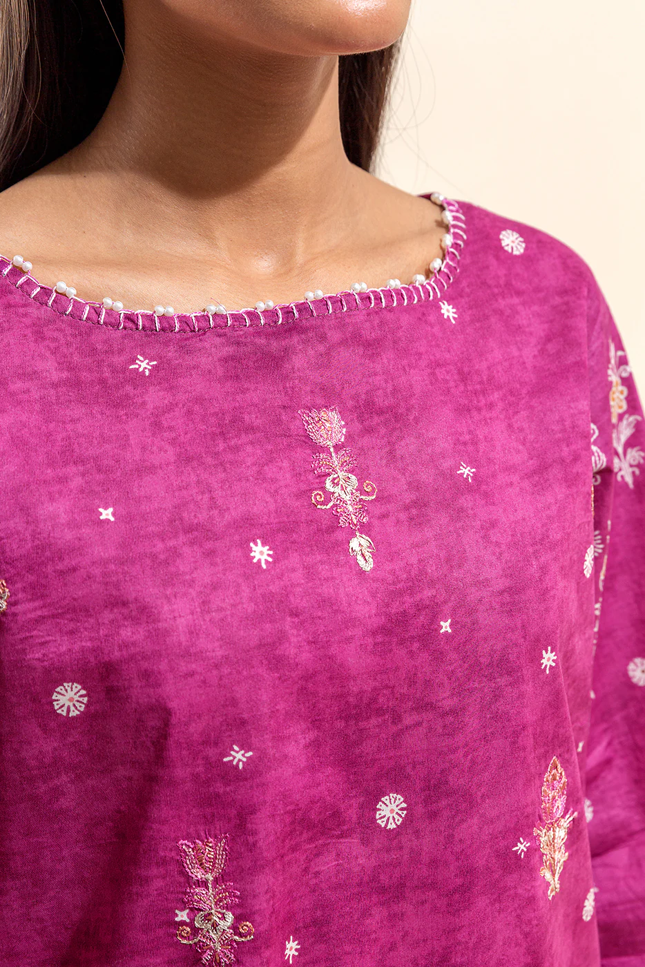 3 PIECE EMBROIDERED LAWN SUIT-FUSHIA DREAM (UNSTITCHED) - Image 4