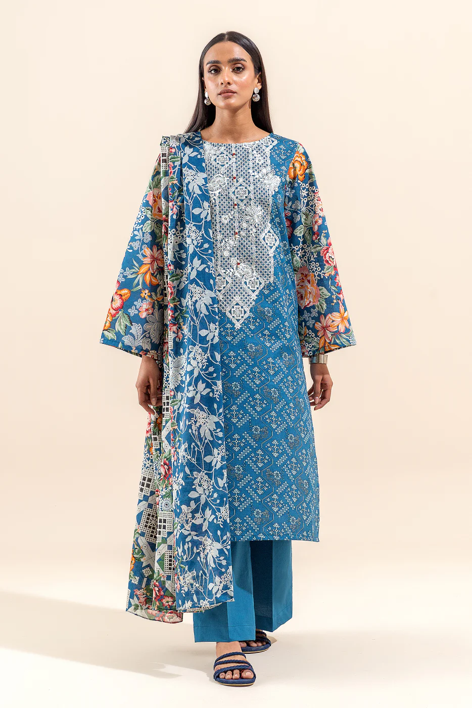 3 PIECE EMBROIDERED LAWN SUIT-CERULEAN AFFAIR (UNSTITCHED) - Image 2