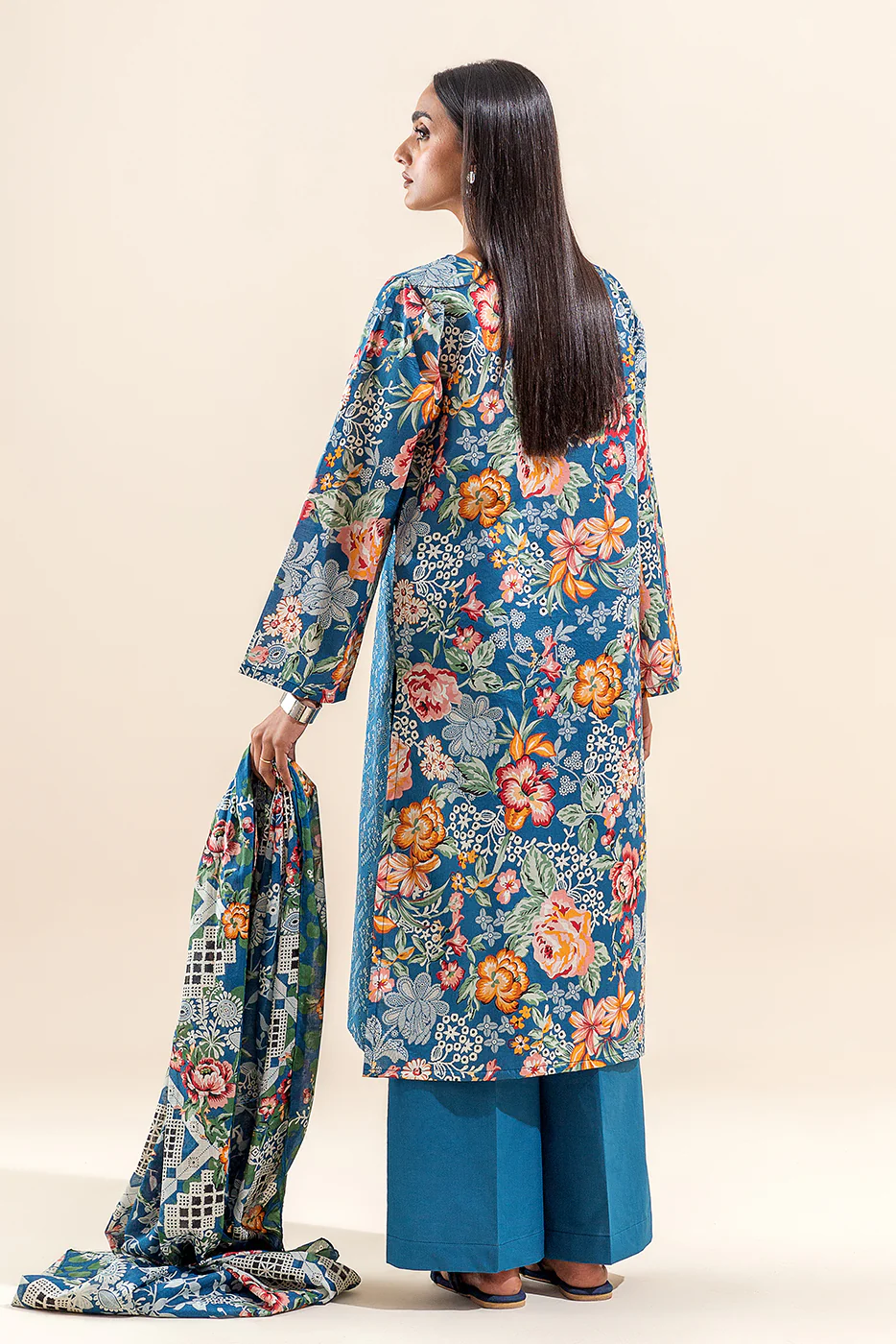 3 PIECE EMBROIDERED LAWN SUIT-CERULEAN AFFAIR (UNSTITCHED) - Image 5