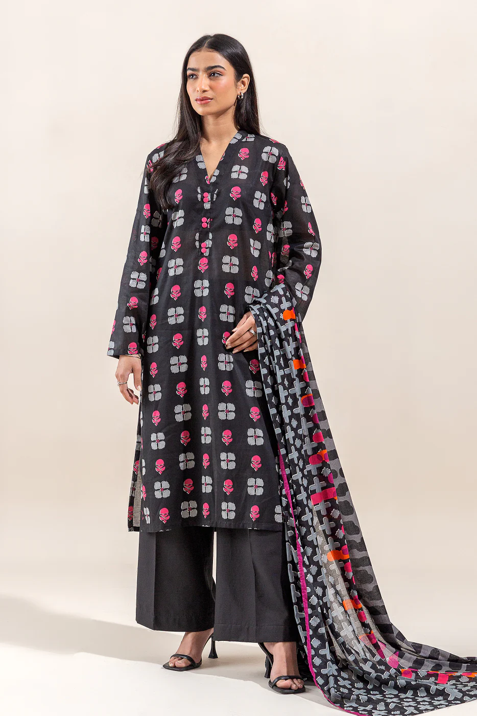 3 PIECE PRINTED LAWN SUIT-CHARCOAL ART (UNSTITCHED) - Image 5