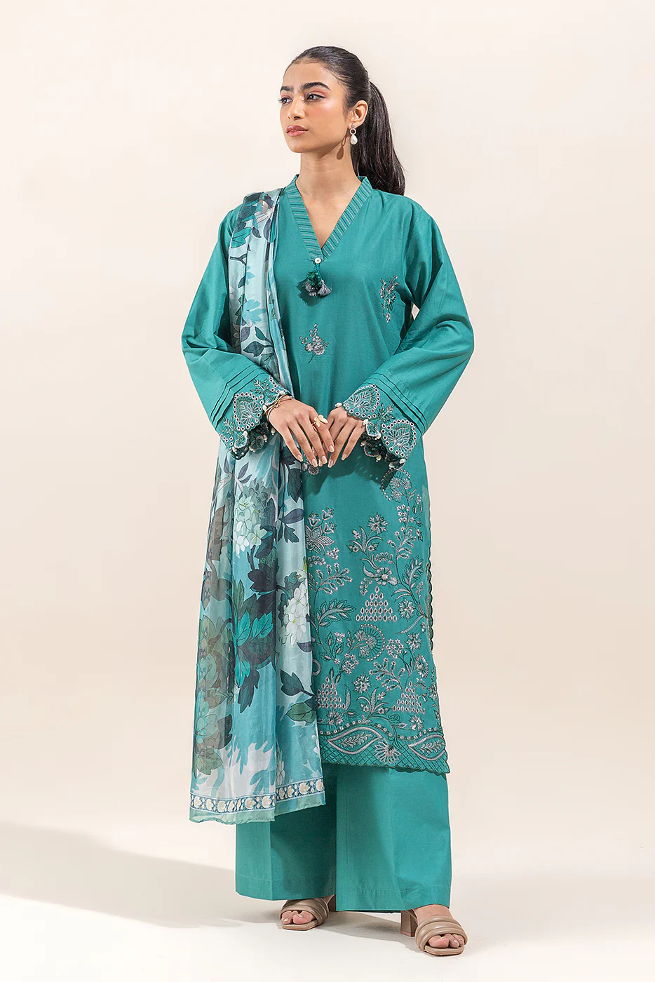 3 PIECE EMBROIDERED LAWN SUIT-CARIBBEAN ALLURE (UNSTITCHED) - Image 2