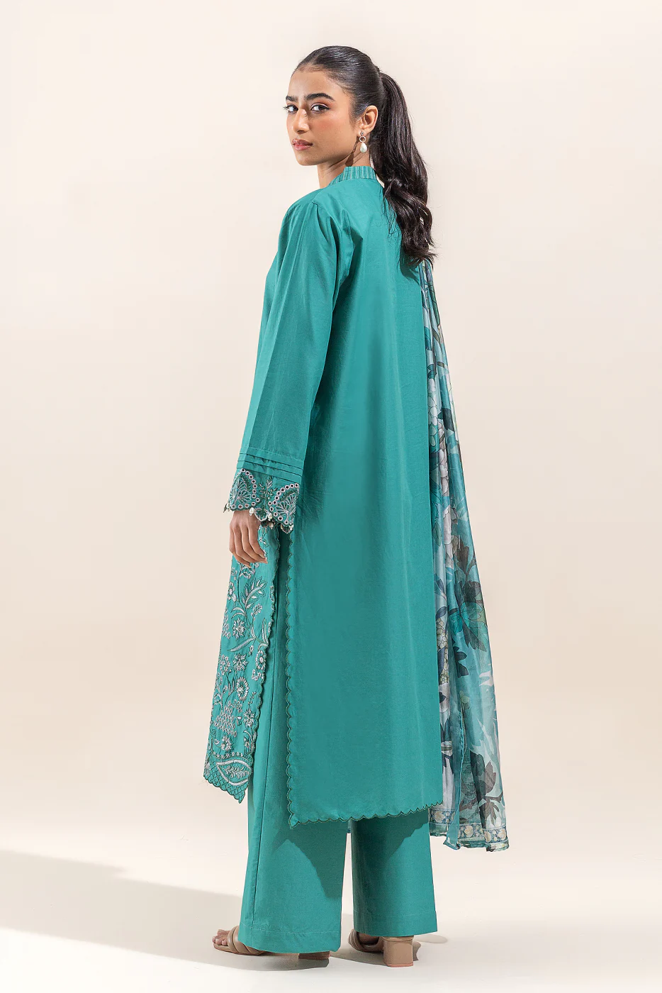 3 PIECE EMBROIDERED LAWN SUIT-CARIBBEAN ALLURE (UNSTITCHED) - Image 5