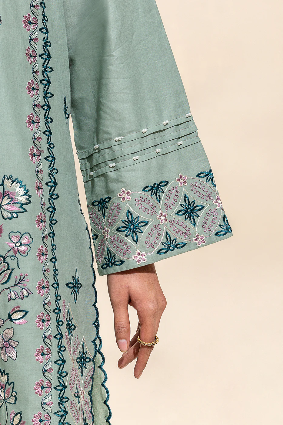 3 PIECE EMBROIDERED LAWN SUIT-TRERON FLECK (UNSTITCHED) - Image 3