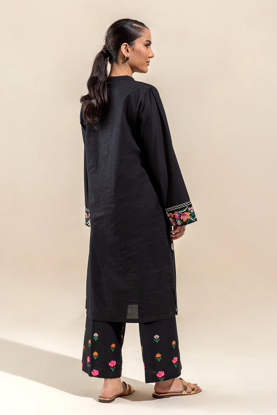 2 PIECE EMBROIDERED LAWN SUIT-SABLE INK (UNSTITCHED) - Image 5