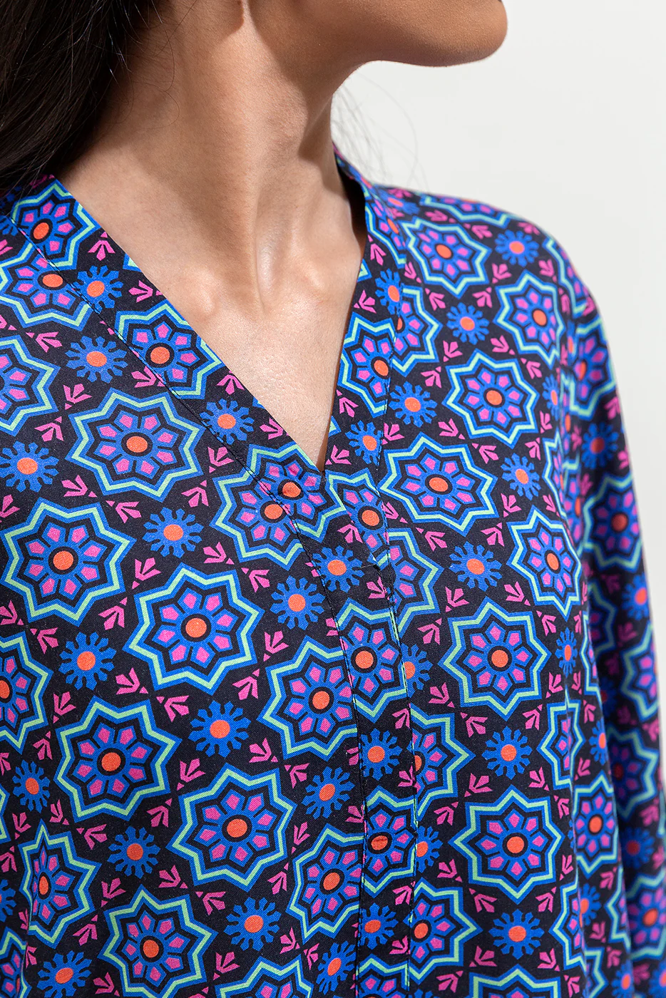 2 PIECE PRINTED VISCOSE SUIT (PRET) - Image 4
