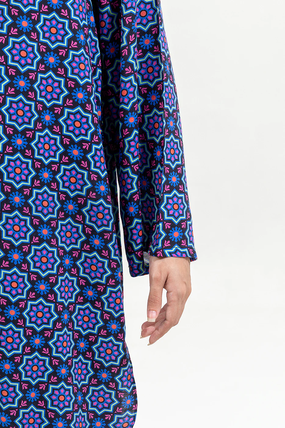 2 PIECE PRINTED VISCOSE SUIT (PRET) - Image 5