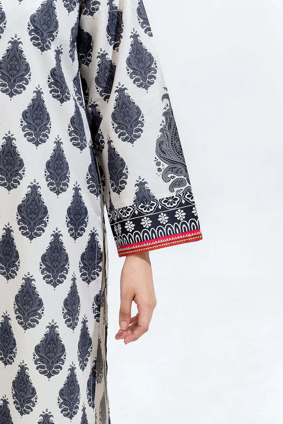 2 PIECE PRINTED CAMBRIC SUIT (PRET) - Image 5