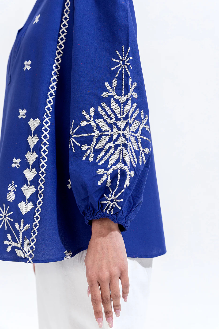 EMBROIDERED CAMBRIC TOP (PRET) - Image 5