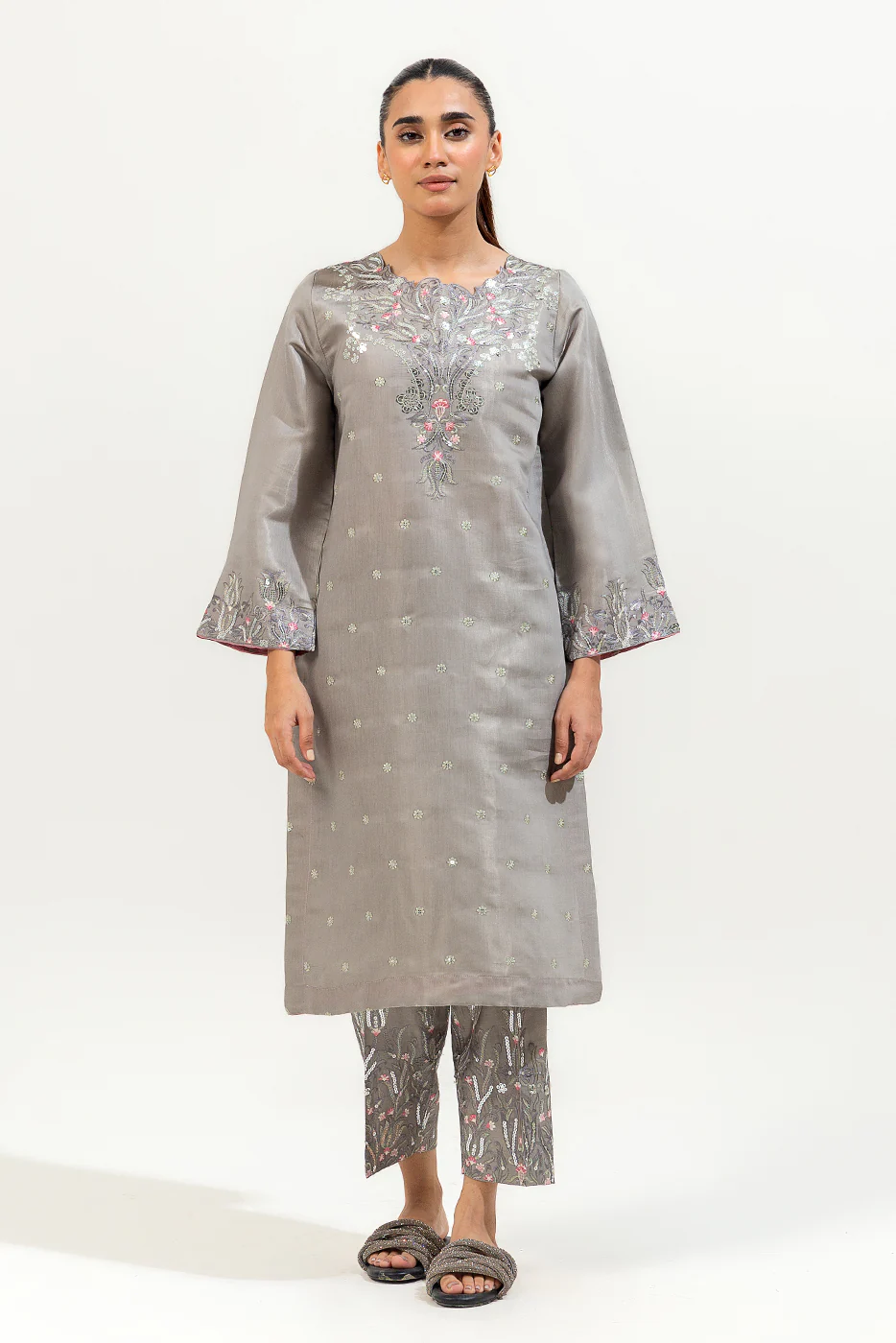 2 PIECE EMBROIDERED SILK SUIT (LUXURY-PRET) - Image 7