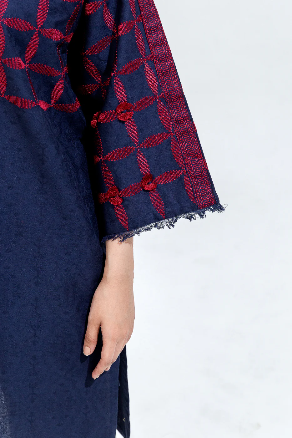 EMBROIDERED CAMBRIC JACQUARD SHIRT (PRET) - Image 5