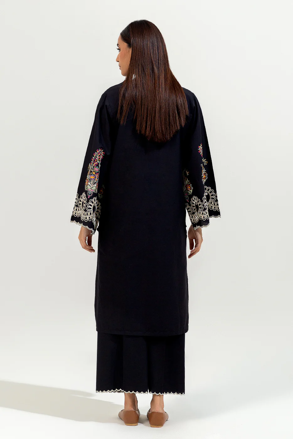 2 PIECE EMBROIDERED CAMBRIC SUIT (PRET) - Image 3