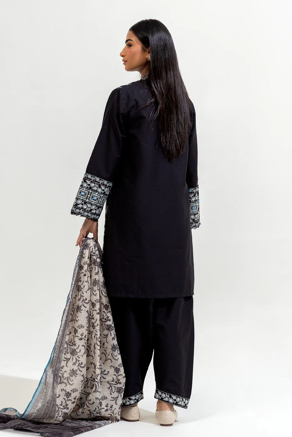 3 PIECE EMBROIDERED CAMBRIC SUIT (PRET) - Image 4
