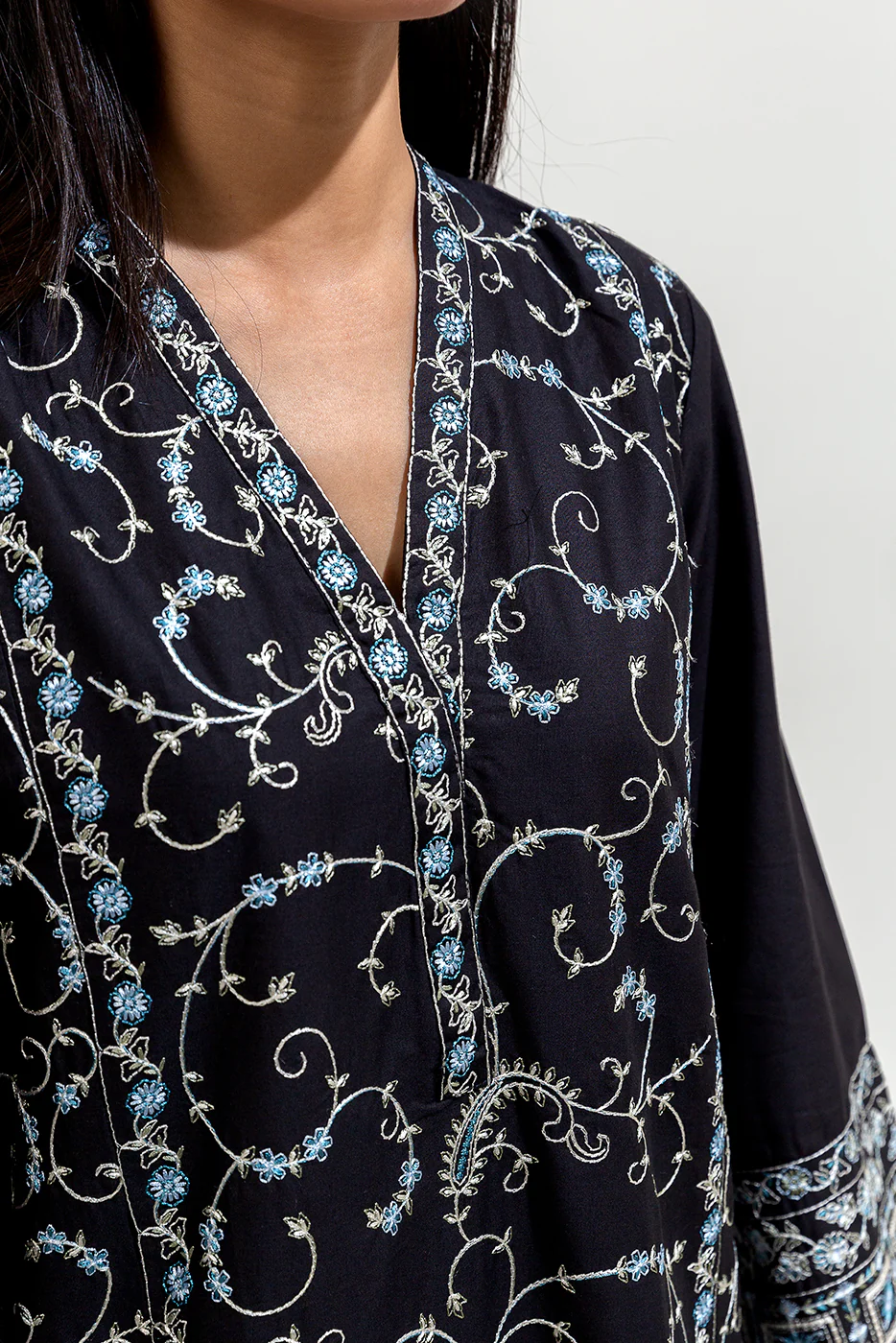 3 PIECE EMBROIDERED CAMBRIC SUIT (PRET) - Image 5