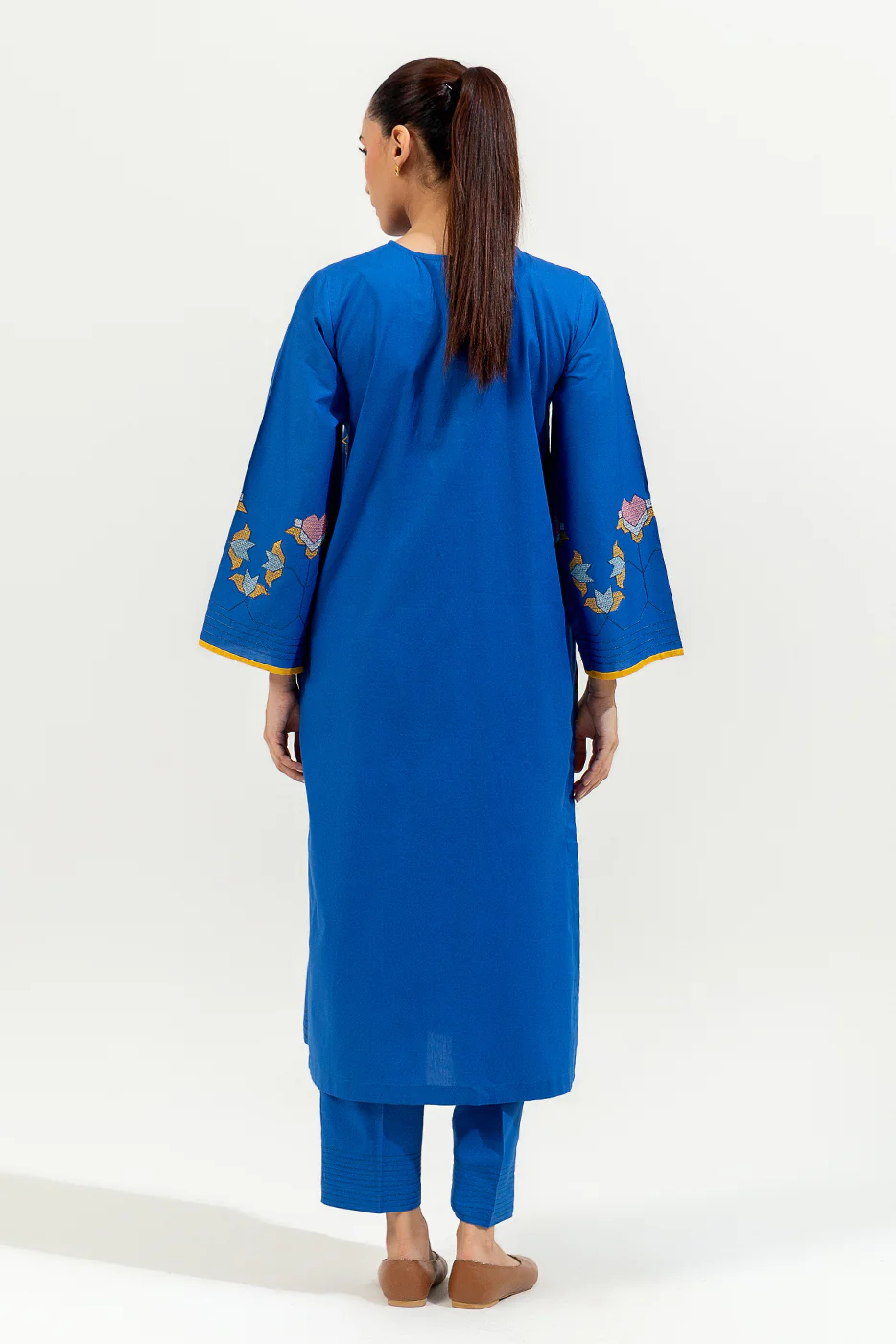 2 PIECE EMBROIDERED CAMBRIC SUIT (PRET) - Image 3