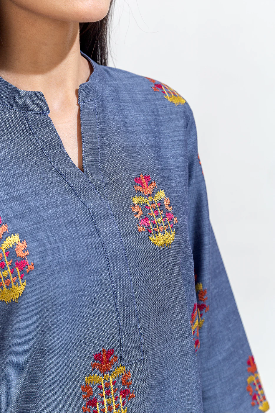 2 PIECE EMBROIDERED CHAMBRAY SUIT (PRET) - Image 4