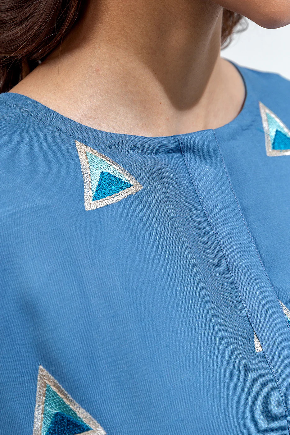 2 PIECE EMBROIDERED VISCOSE SUIT (PRET) - Image 3