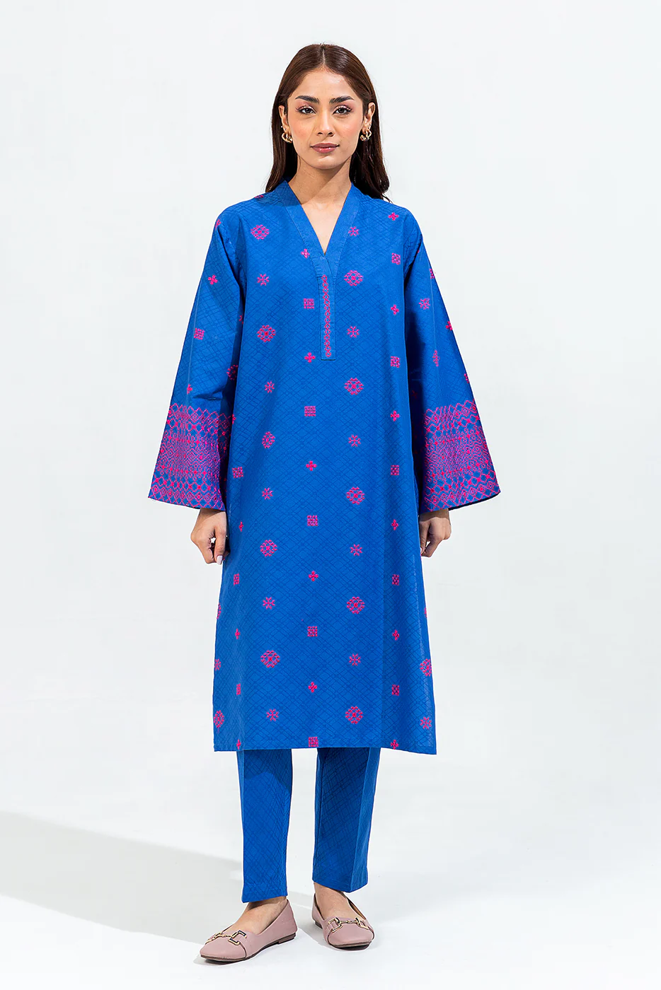 2 PIECE EMBROIDERED CAMBRIC JACQUARD SUIT (PRET) - Image 2