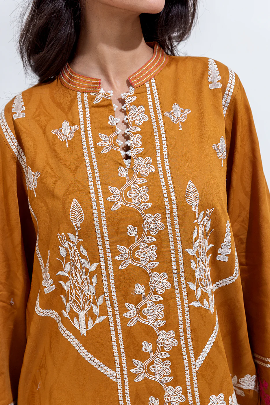 2 PIECE EMBROIDERED CAMBRIC JACQUARD SUIT (PRET) - Image 4