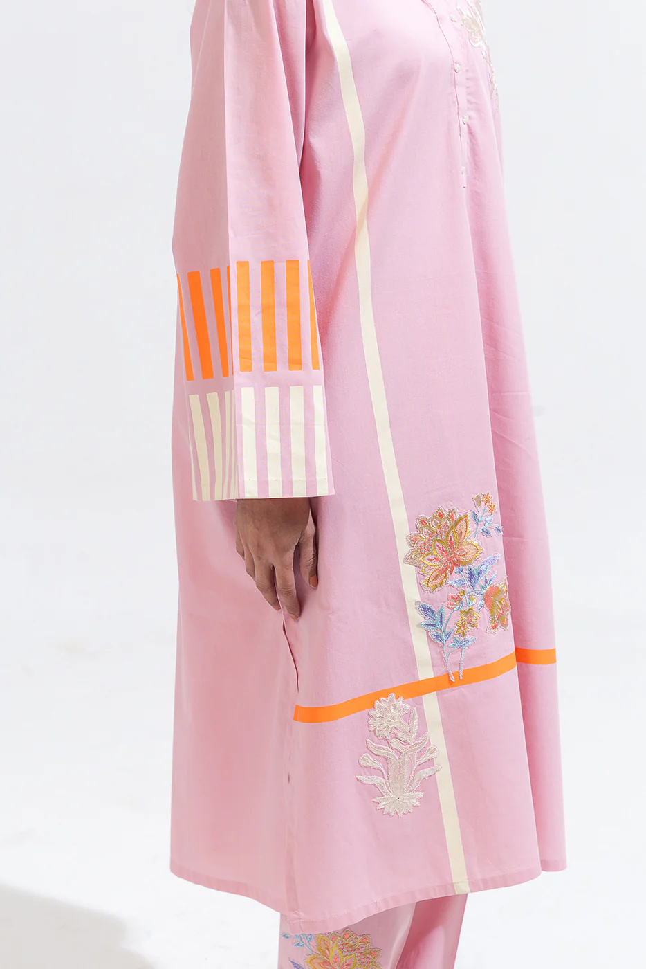 2 PIECE EMBROIDERED CAMBRIC SUIT (PRET) - Image 5