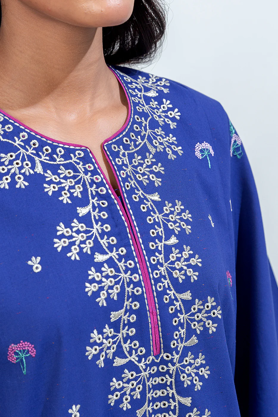 2 PIECE EMBROIDERED CAMBRIC SUIT (PRET) - Image 4