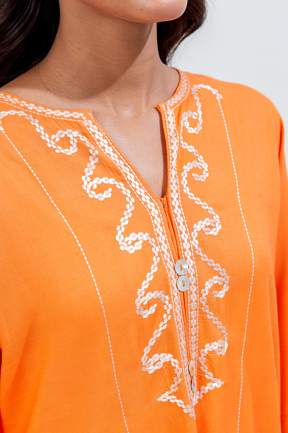 2 PIECE EMBROIDERED VISCOSE SUIT (PRET) - Image 4