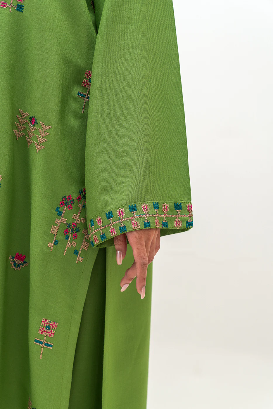2 PIECE EMBROIDERED VISCOSE SUIT (PRET) - Image 5