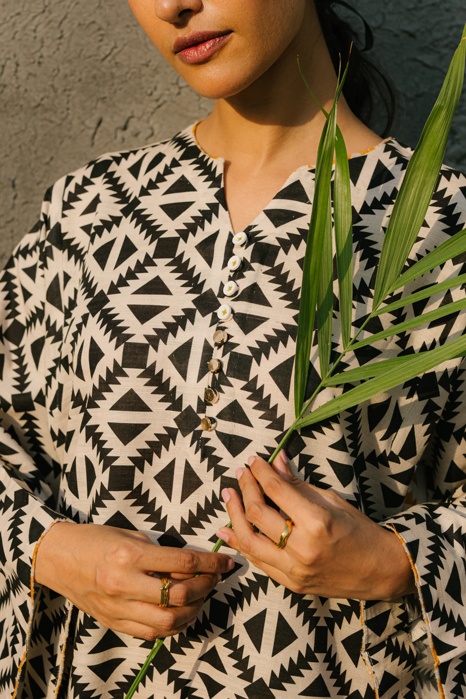 2 PIECE PRINTED KHADDAR SUIT (PRET) - Image 3