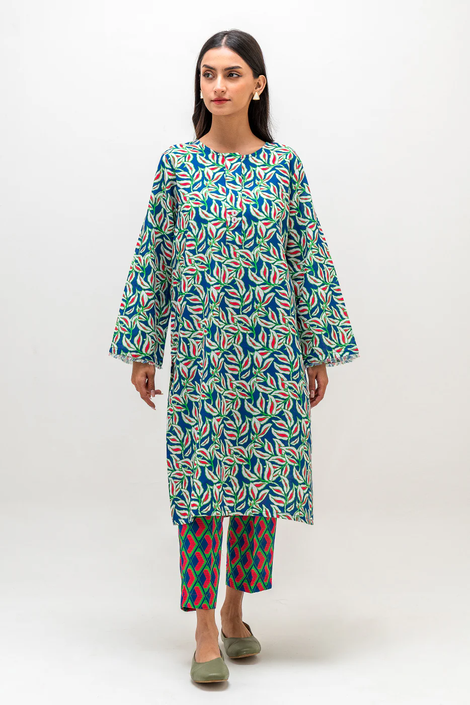 2 PIECE PRINTED KHADDAR SUIT (PRET) - Image 2