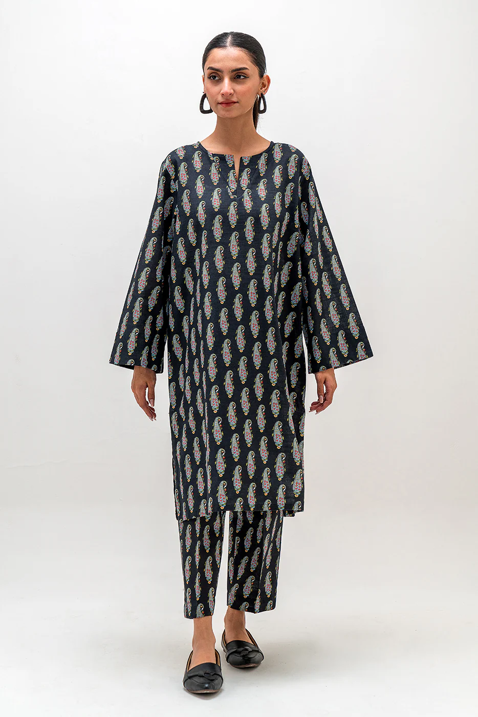 2 PIECE PRINTED KHADDAR SUIT (PRET) - Image 2