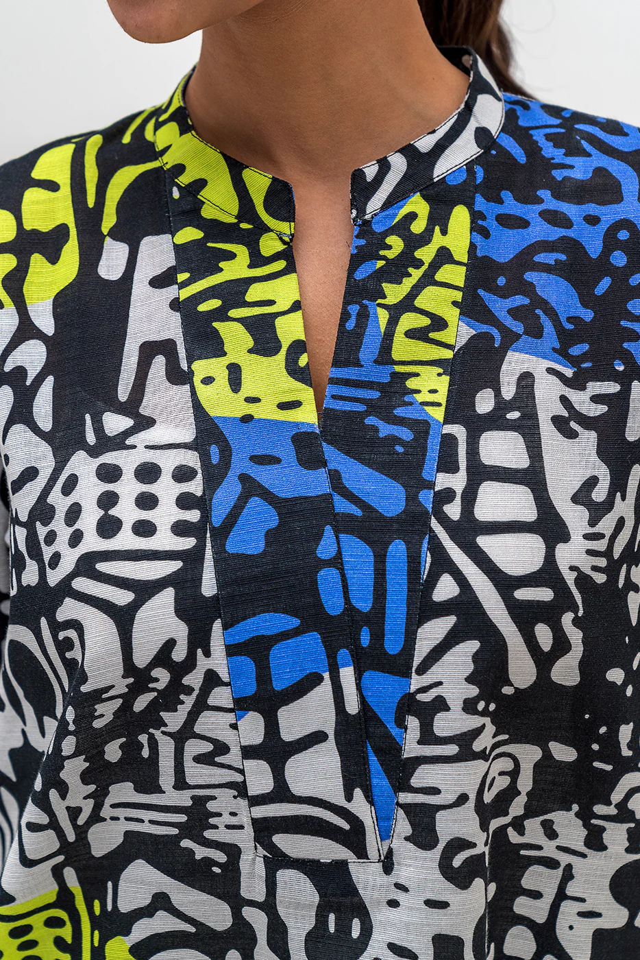 2 PIECE PRINTED KHADDAR SUIT (PRET) - Image 6