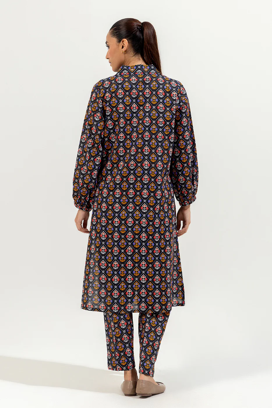 2 PIECE PRINTED KHADDAR SUIT (PRET) - Image 3