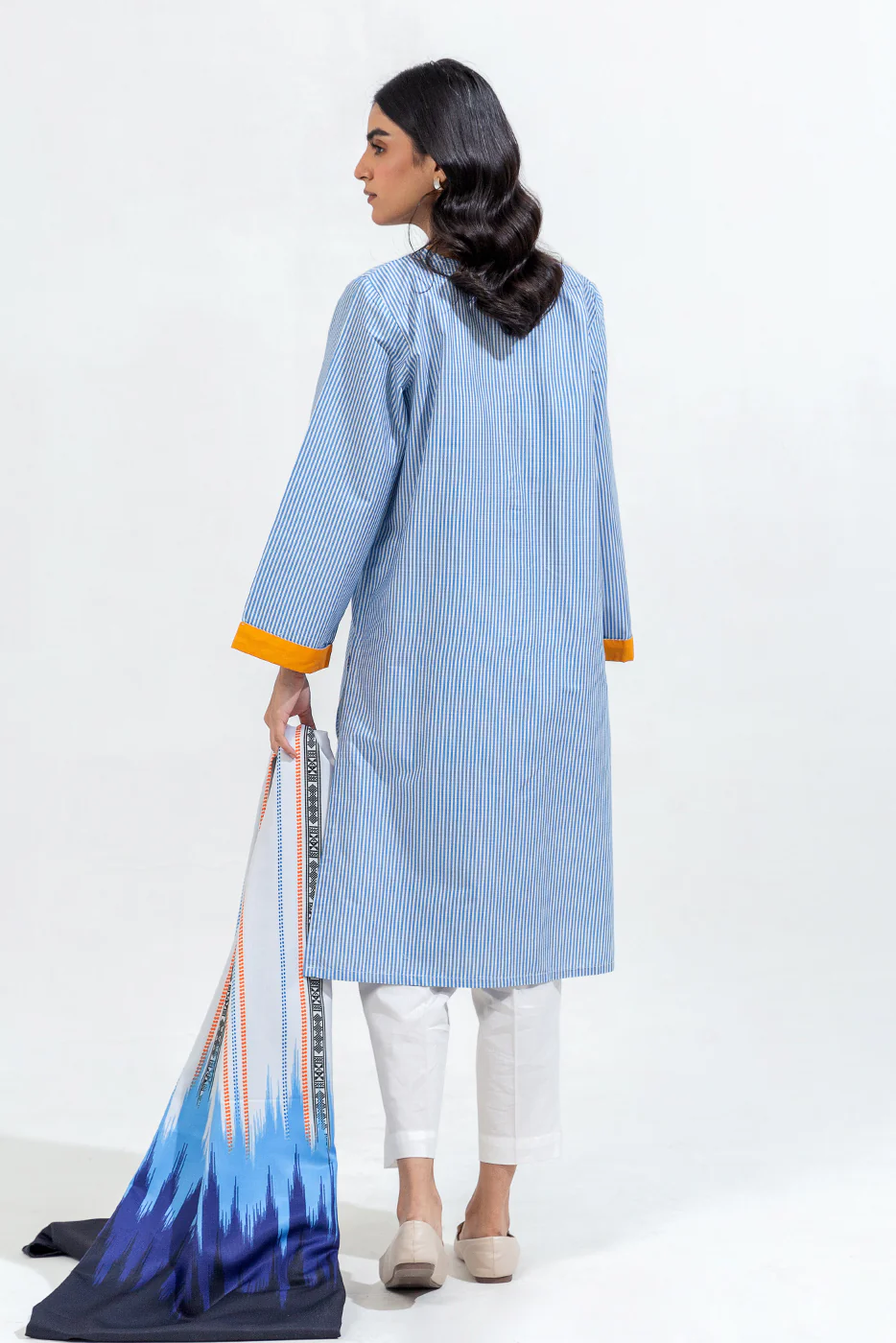 2 PIECE PRINTED CAMBRIC SUIT (PRET) - Image 4