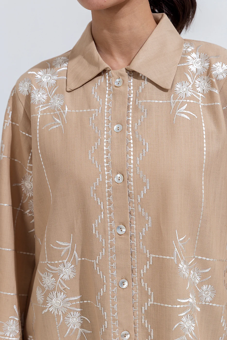 EMBROIDERED KHADDAR TOP (PRET) - Image 4
