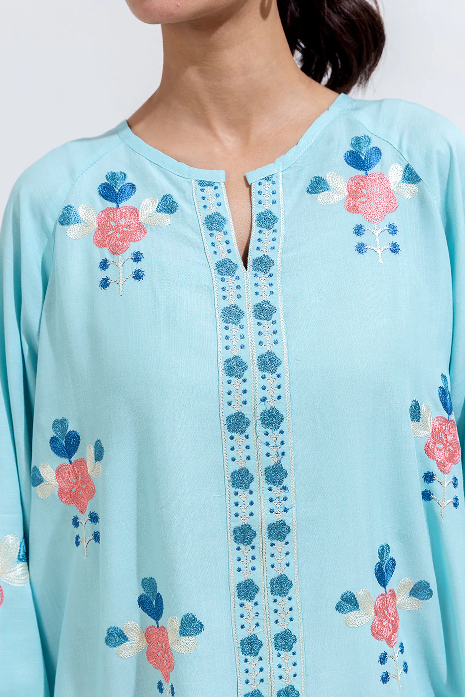 EMBROIDERED VISCOSE TOP (PRET) - Image 4