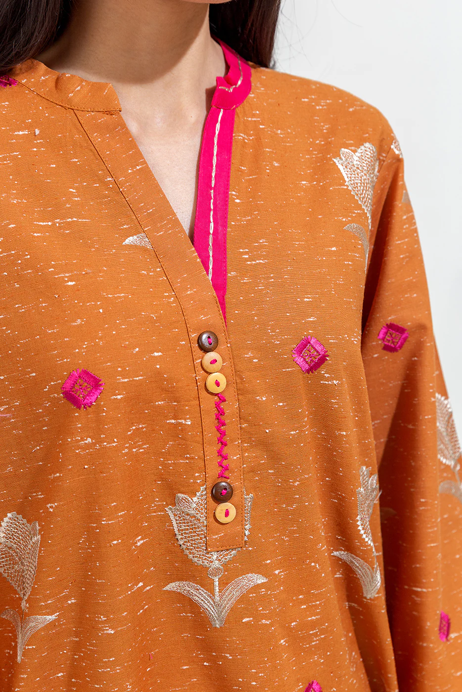 EMBROIDERED KHADDAR SHIRT (PRET) - Image 4