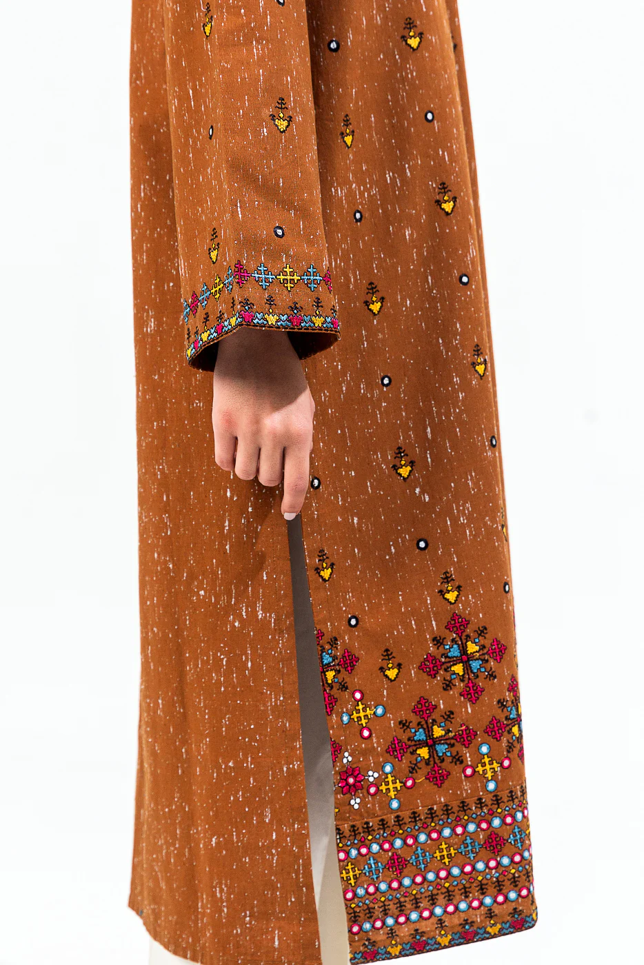 EMBROIDERED KHADDAR SHIRT (PRET) - Image 5