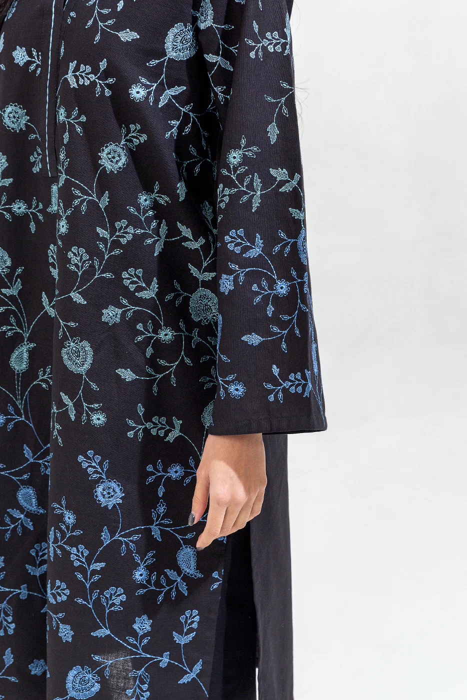 2 PIECE EMBROIDERED KHADDAR SUIT (PRET) - Image 6