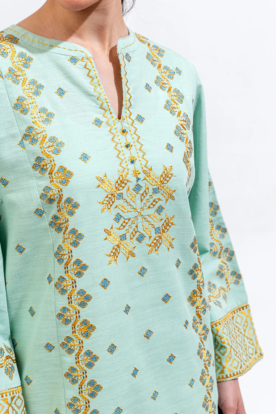 2 PIECE EMBROIDERED KHADDAR SUIT (PRET) - Image 4