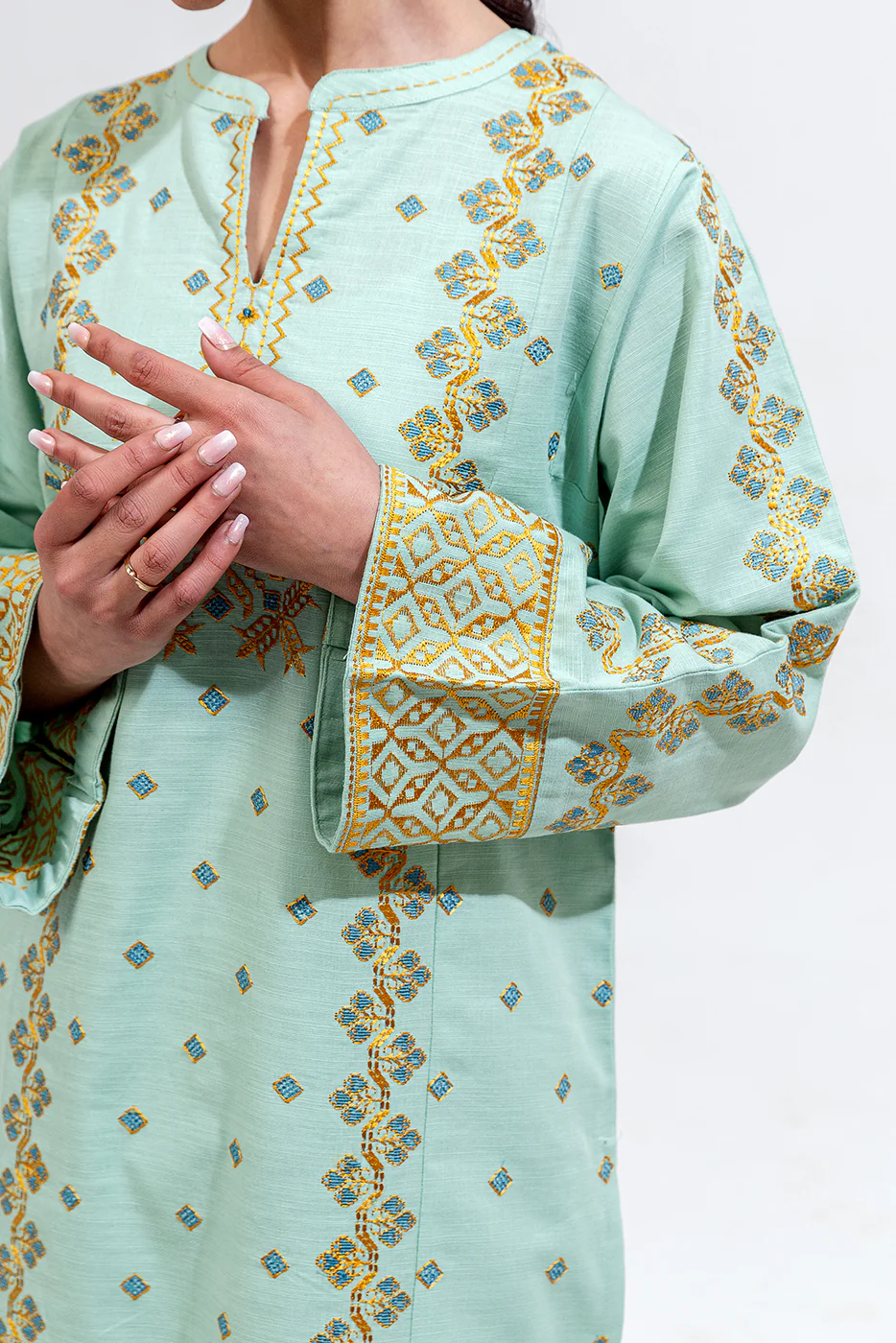 2 PIECE EMBROIDERED KHADDAR SUIT (PRET) - Image 5