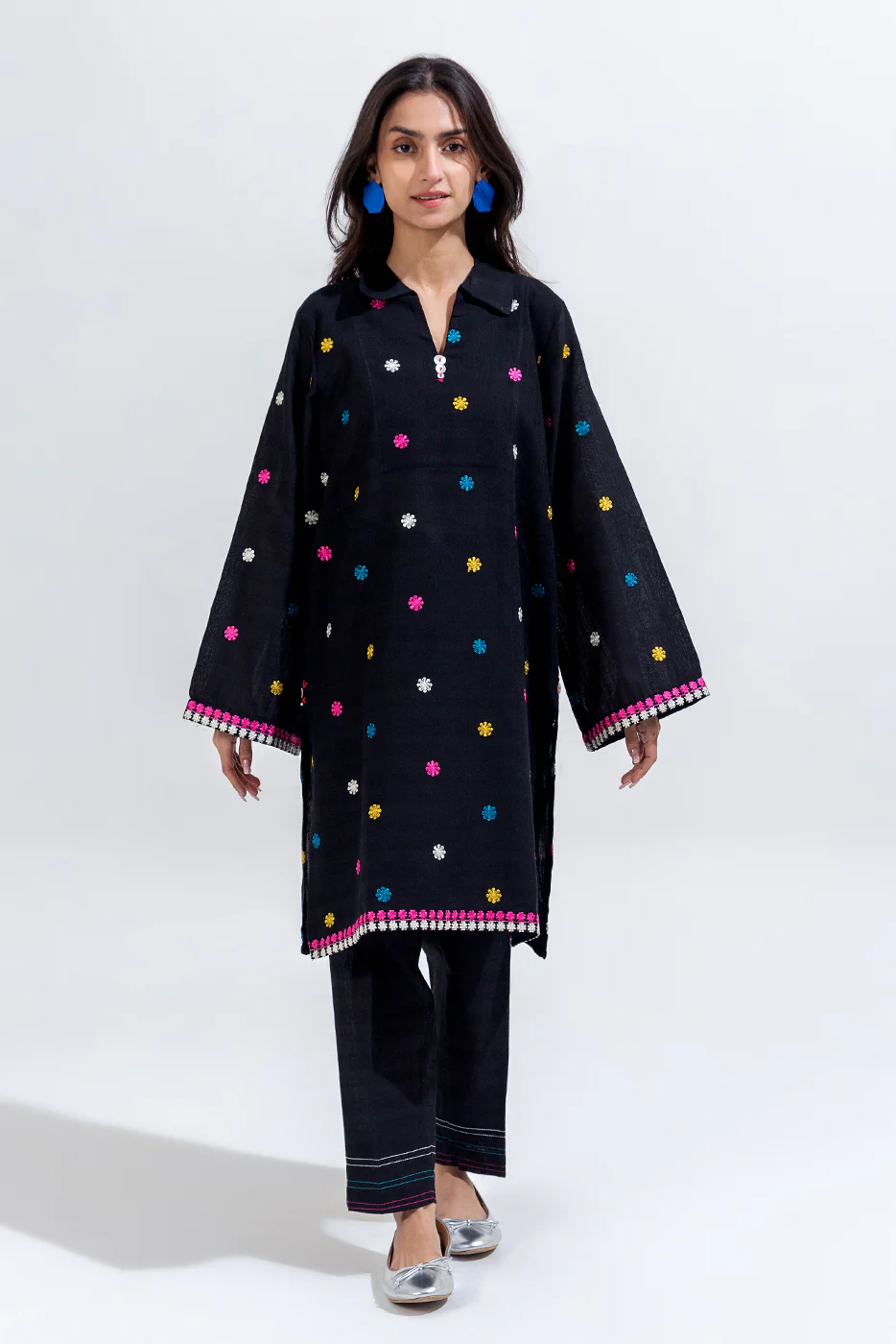 2 PIECE EMBROIDERED KHADDAR JACQUARD SUIT (PRET) - Image 2