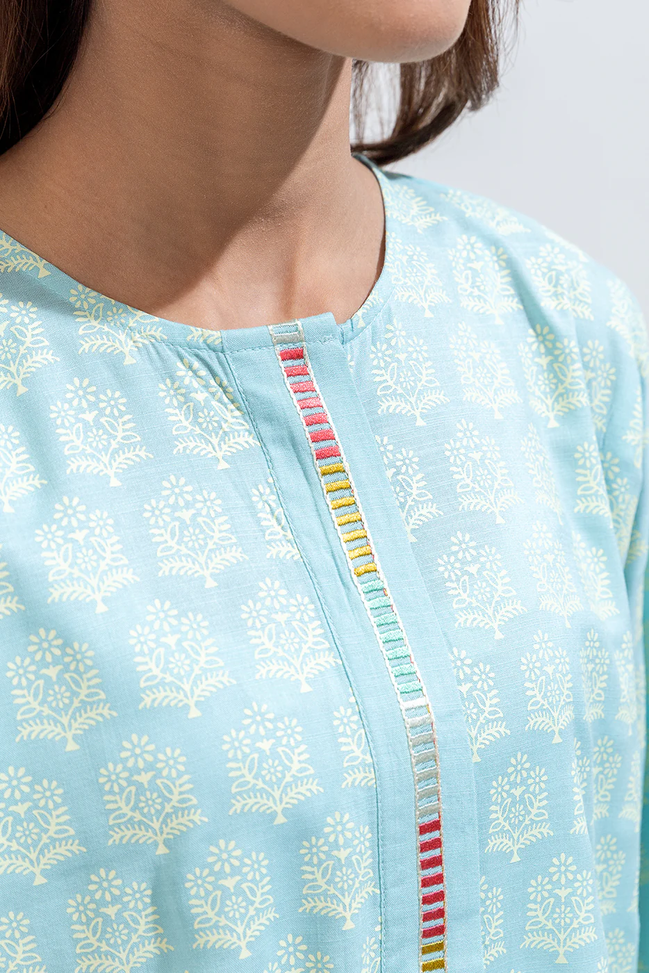 2 PIECE PRINTED VISCOSE SUIT (PRET) - Image 4