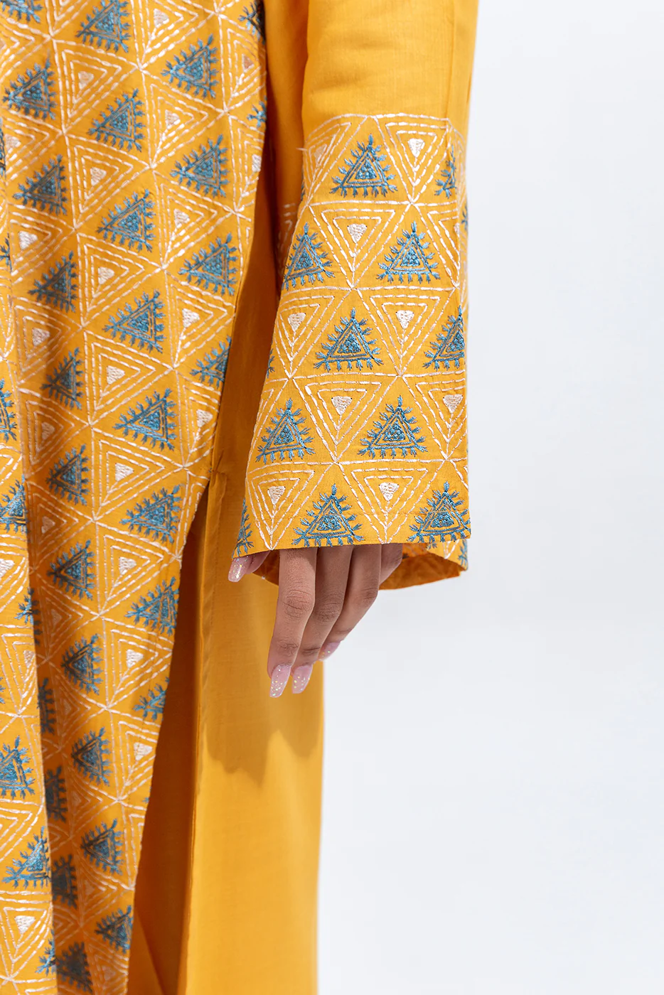 2 PIECE EMBROIDERED VISCOSE SUIT (PRET) - Image 5