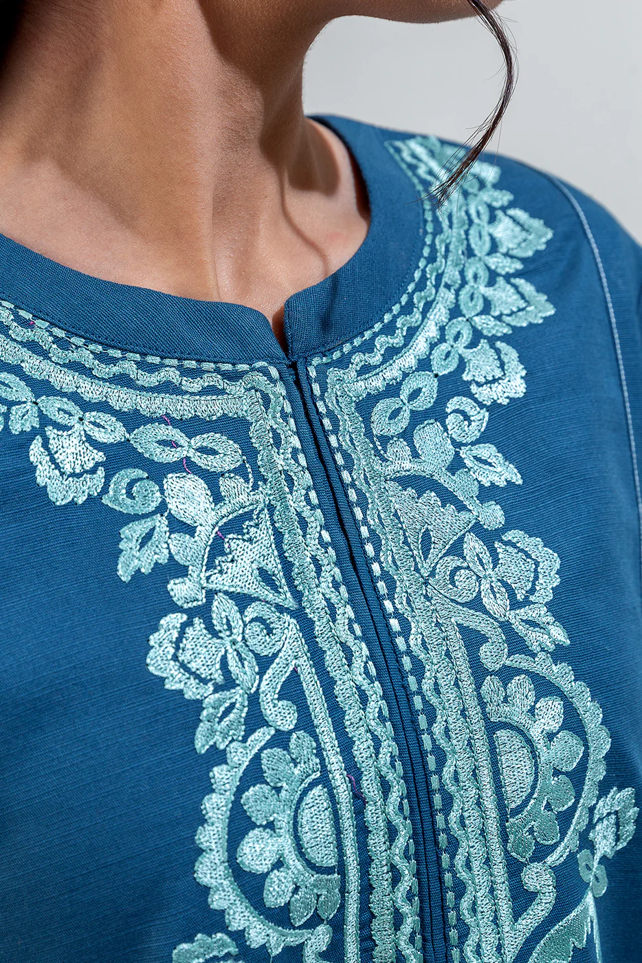 2 PIECE EMBROIDERED KHADDAR SUIT (PRET) - Image 5