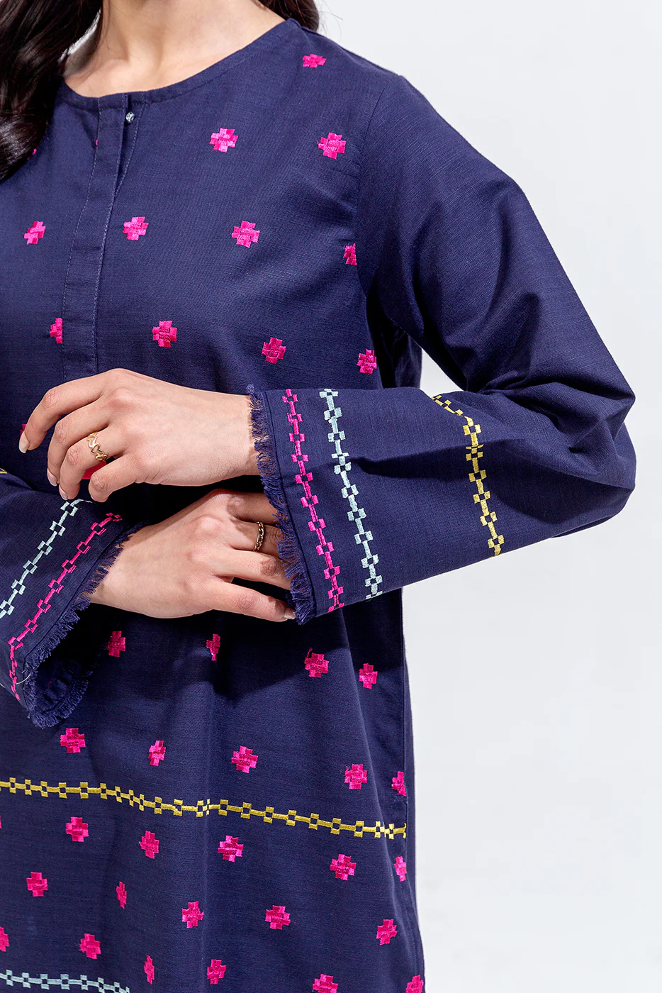 2 PIECE BASIC KHADDAR SUIT (PRET) - Image 5