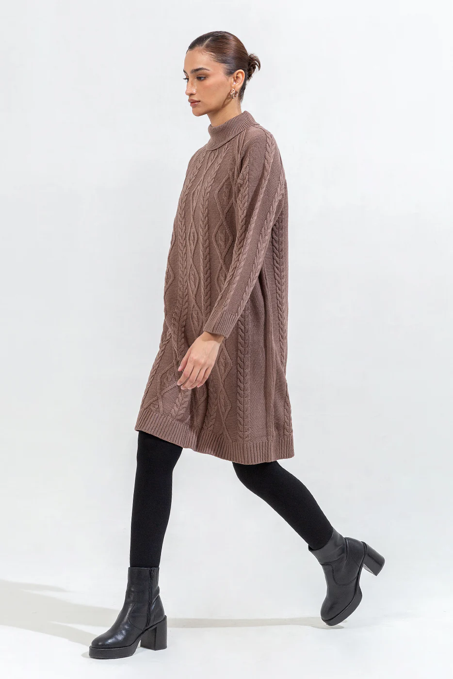 KNITTED KNEE LENGTH DRESS - Image 3
