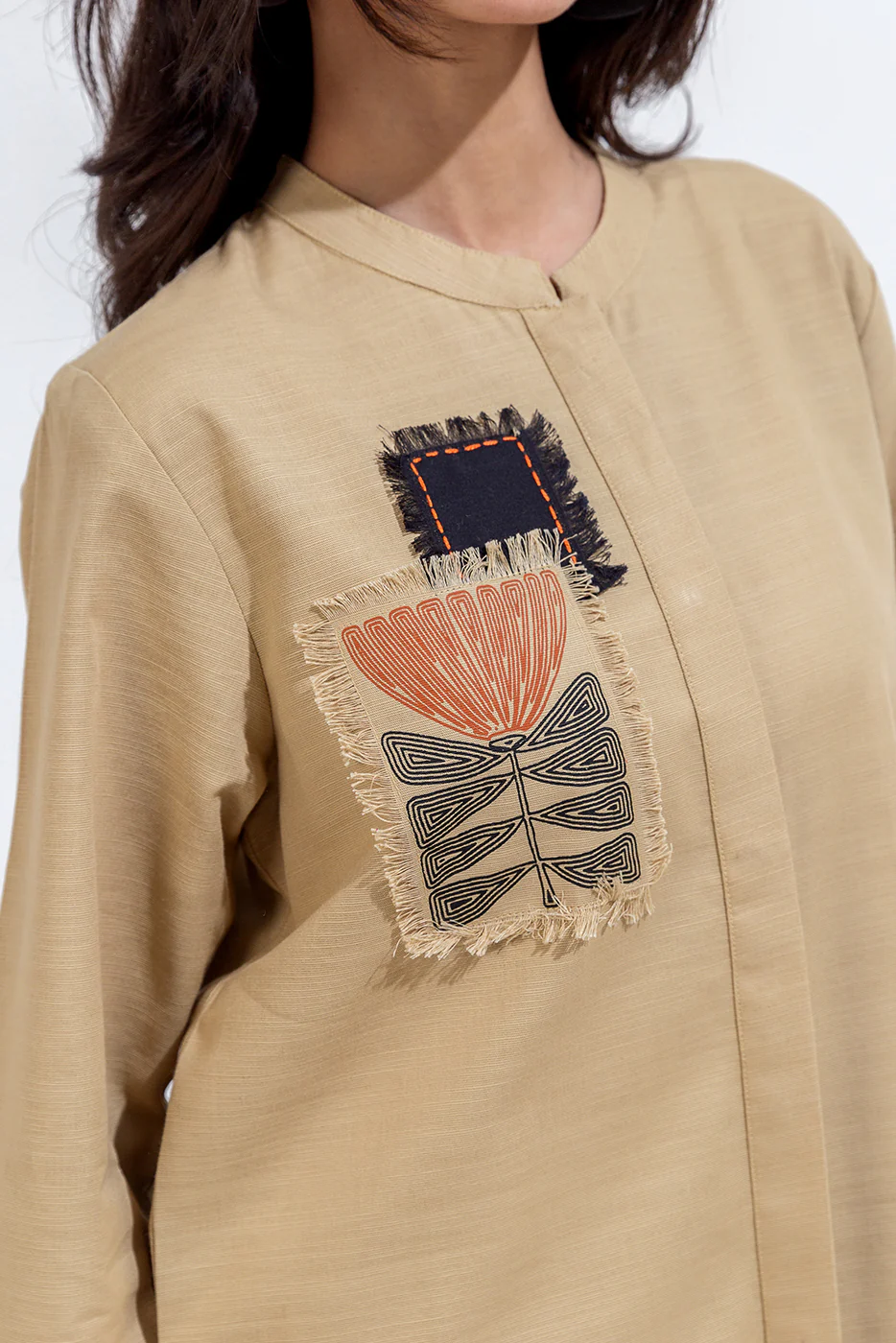 2 PIECE PRINTED KHADDAR SUIT (PRET) - Image 4