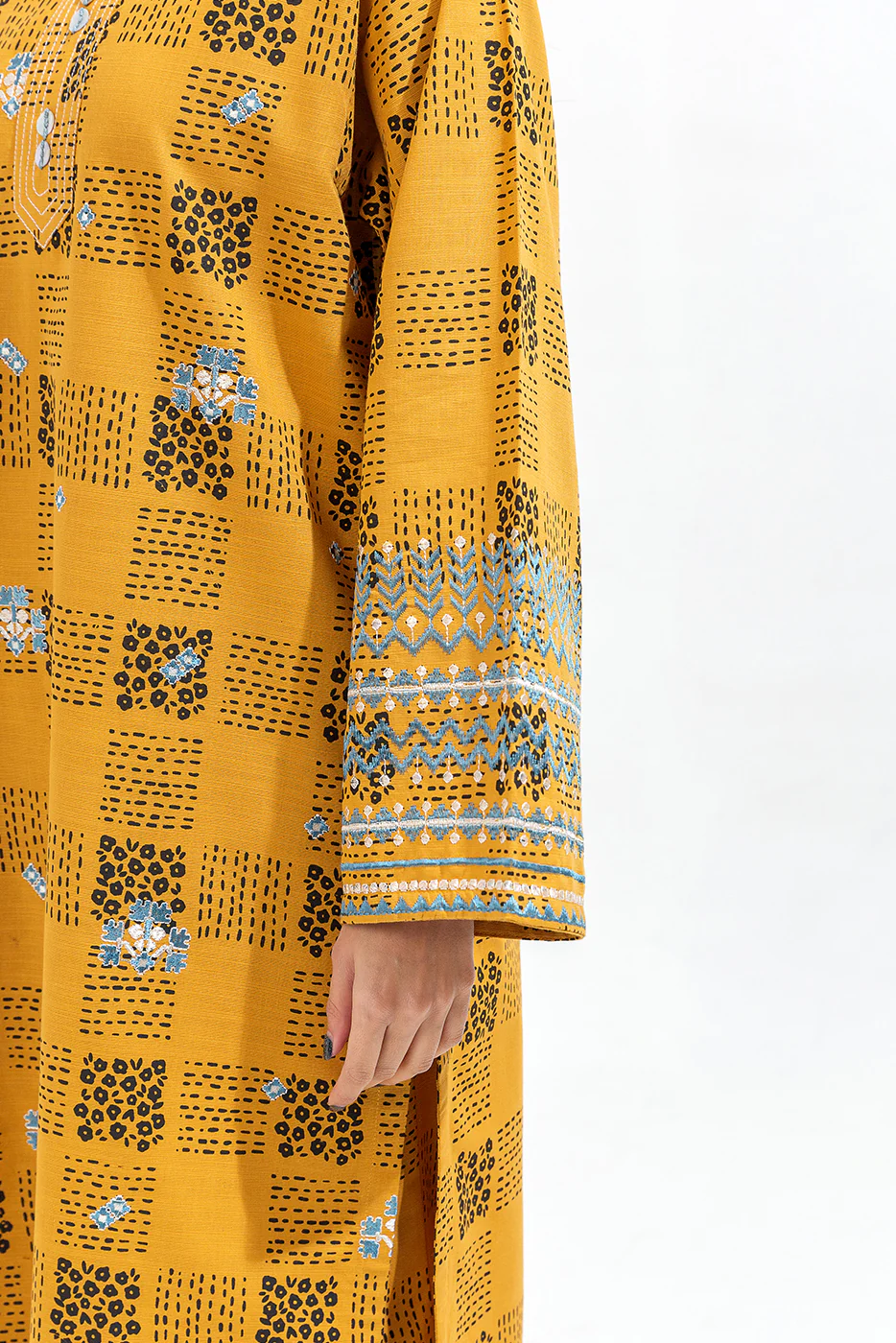 2 PIECE EMBROIDERED KHADDAR SUIT (PRET) - Image 6