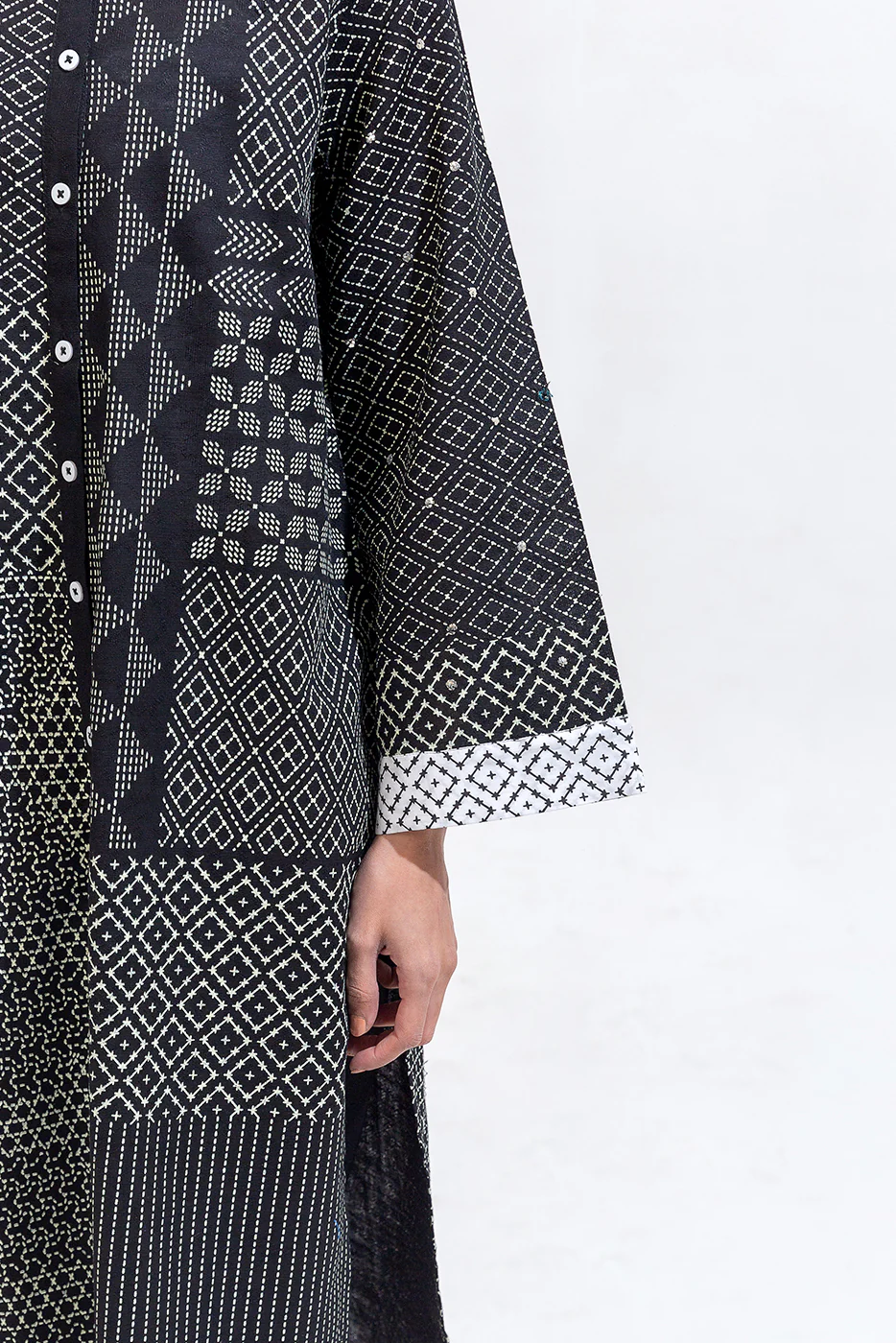 2 PIECE PRINTED KHADDAR JACQUARD SUIT (PRET) - Image 5